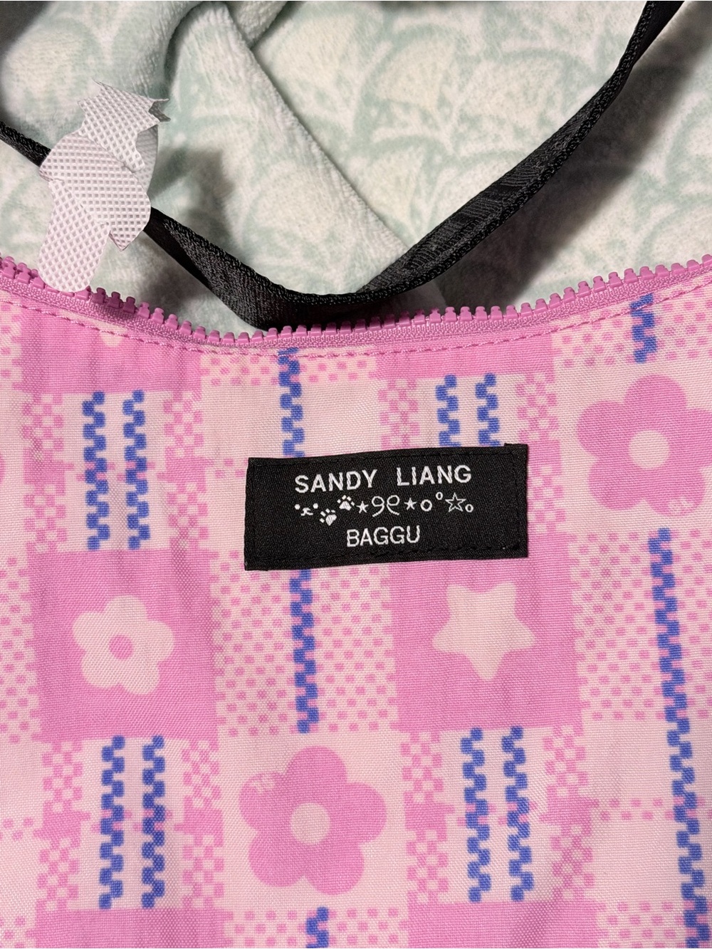 Baggu X Sandy Liang Medium Crescent - Picture 2 of 4